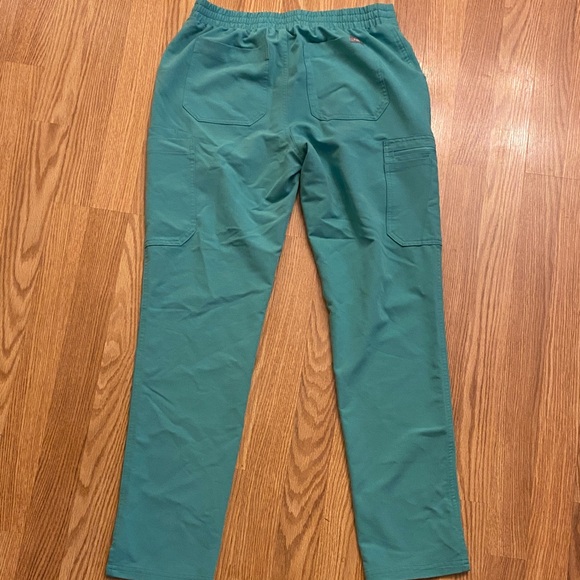 women's Surgical Green Yola™ - Skinny Scrub Pants - S / Surgical Green - Picture 3 of 3